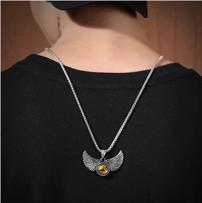 Vintage Feather Pendant Necklace for Hip Hop Style - Mystic Edge